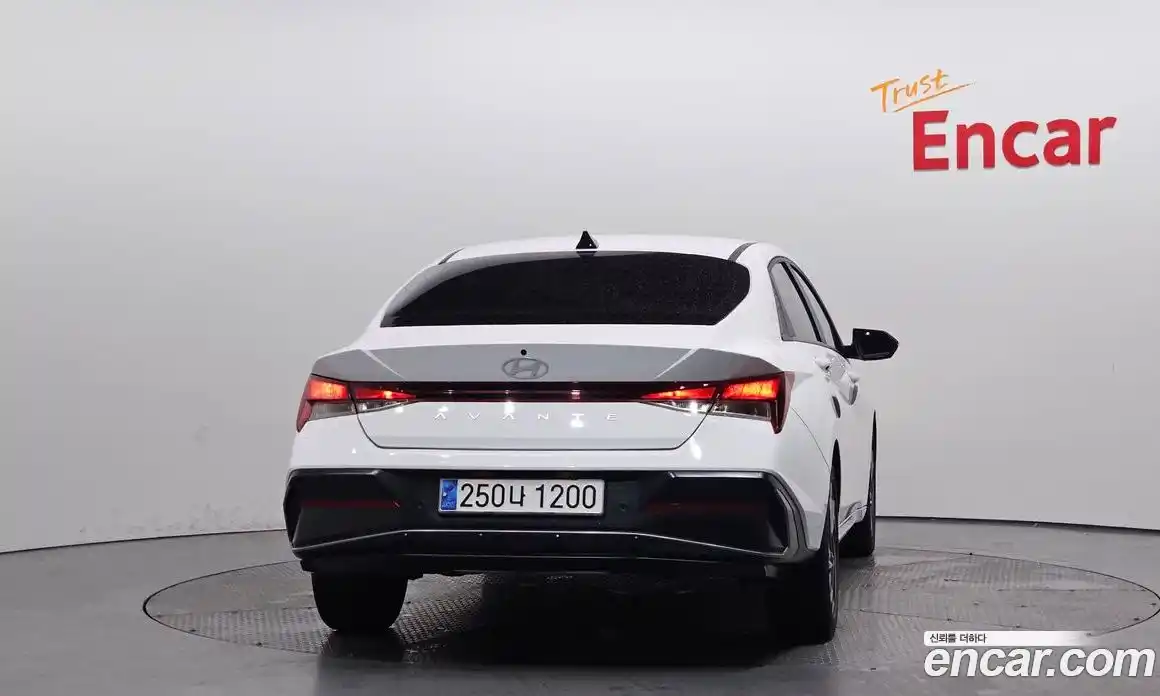 Hyundai Avante 2025 1.6 автомат (гидро), фото 4