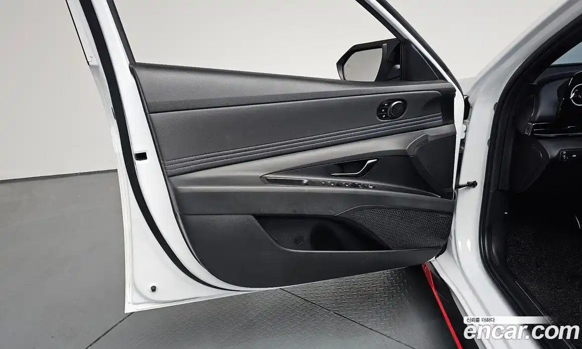 Hyundai Avante 2022 2.0 автомат (гидро), фото 13