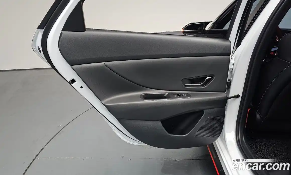 Hyundai Avante 2022 2.0 автомат (гидро), фото 14