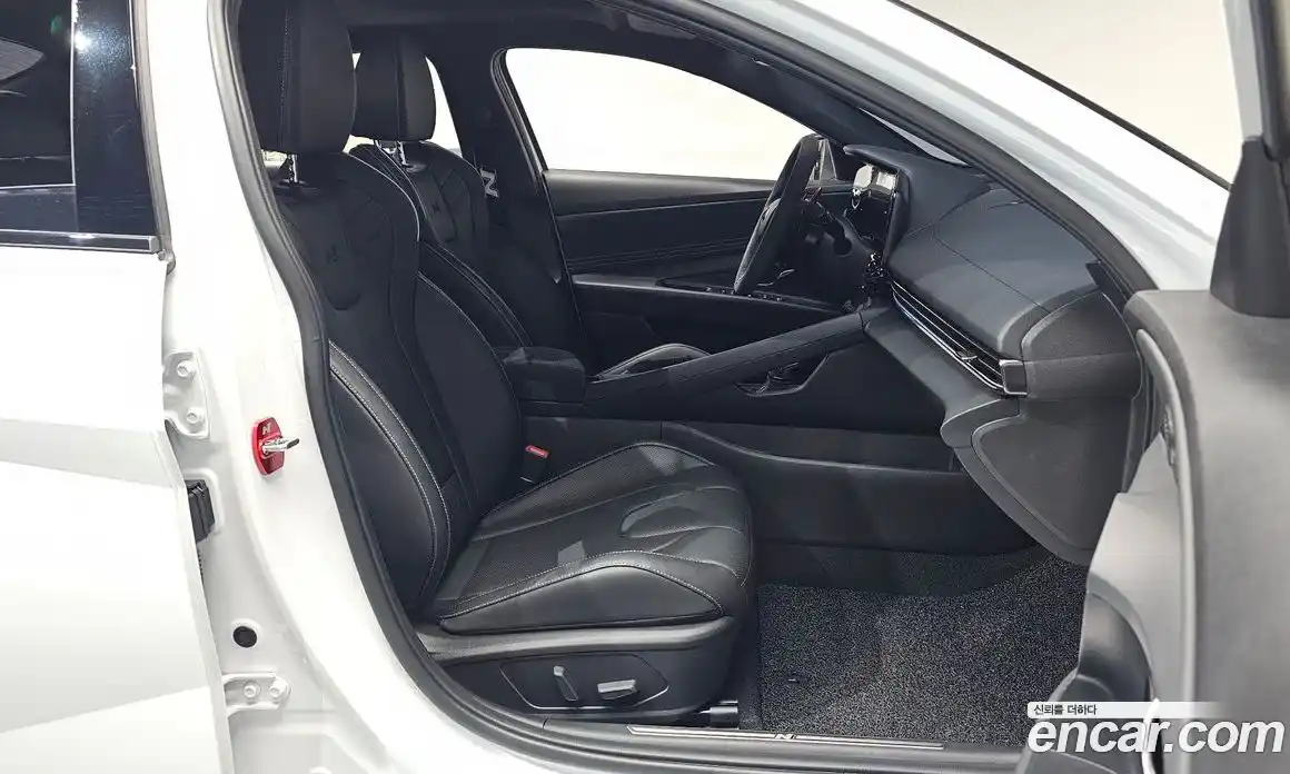 Hyundai Avante 2022 2.0 автомат (гидро), фото 15