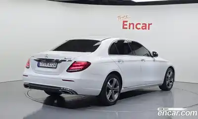 Mercedes-Benz E-Class 2018 2.0 автомат (гидро), миниатюра 2