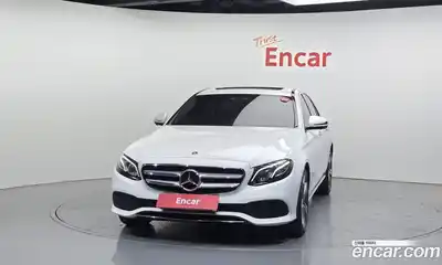 Mercedes-Benz E-Class 2018 2.0 автомат (гидро), миниатюра 3