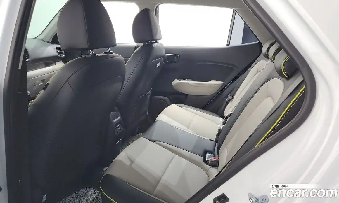 Hyundai Venue 2025 1.6 автомат (гидро), фото 16
