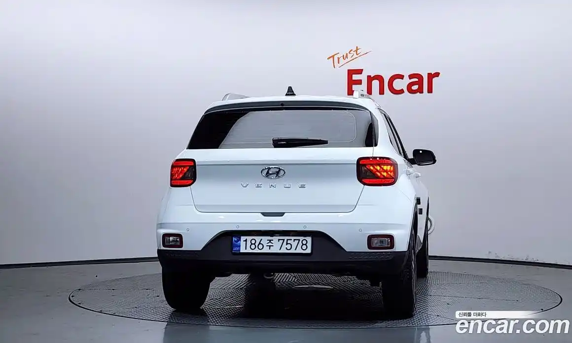 Hyundai Venue 2025 1.6 автомат (гидро), фото 3