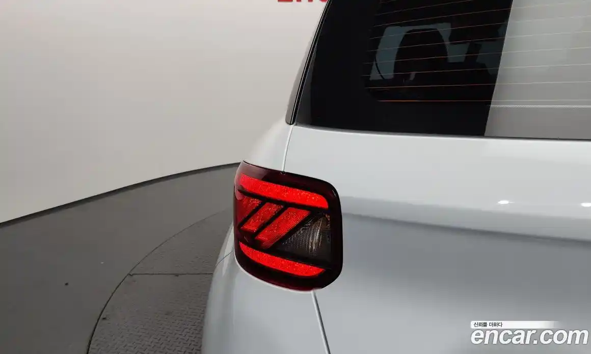 Hyundai Venue 2025 1.6 автомат (гидро), фото 8