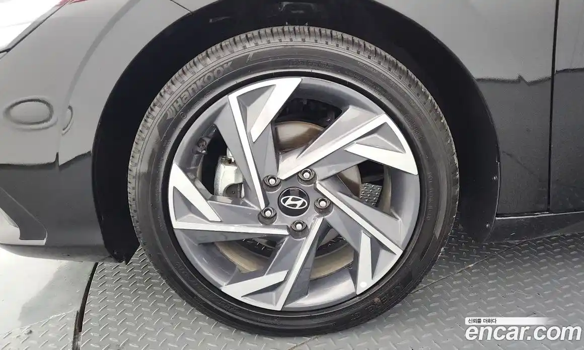 Hyundai Avante 2025 1.6 автомат (гидро), фото 5