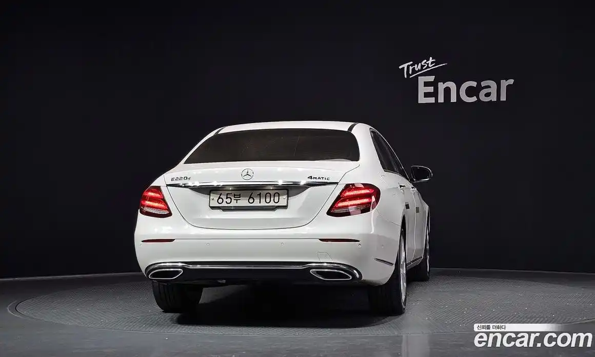 Mercedes-Benz E-Class 2017 1.9 автомат (гидро), фото 4
