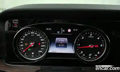 Mercedes-Benz E-Class 2017 1.9 автомат (гидро), миниатюра 8