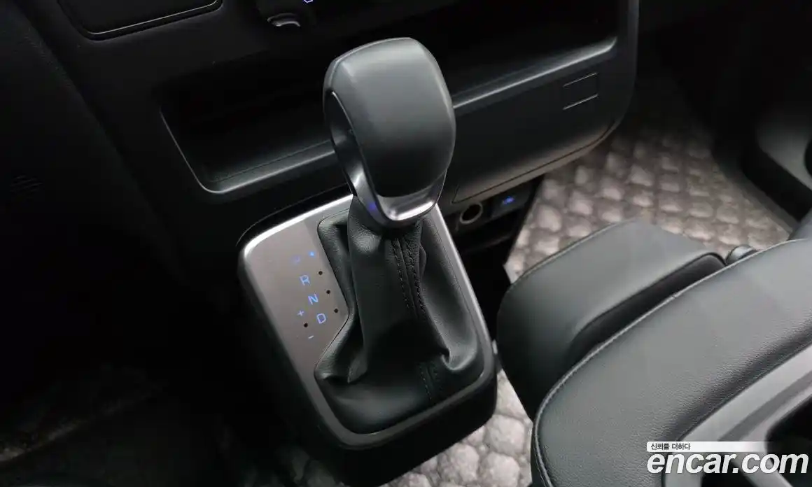 Hyundai Staria 2024 3.5 автомат (гидро), фото 12