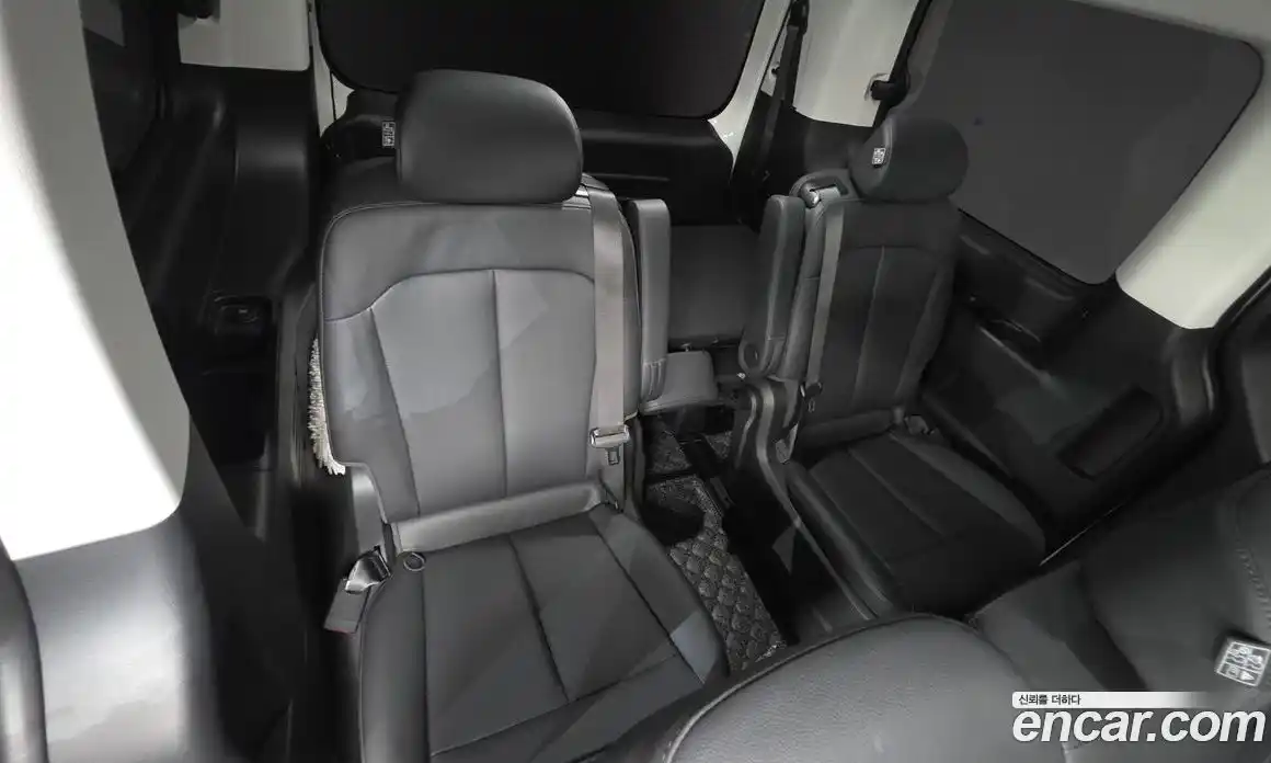 Hyundai Staria 2024 3.5 автомат (гидро), фото 16
