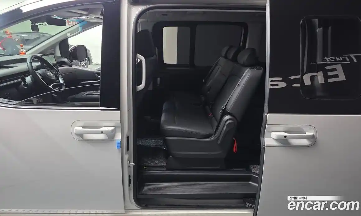 Hyundai Staria 2024 3.5 автомат (гидро), фото 17