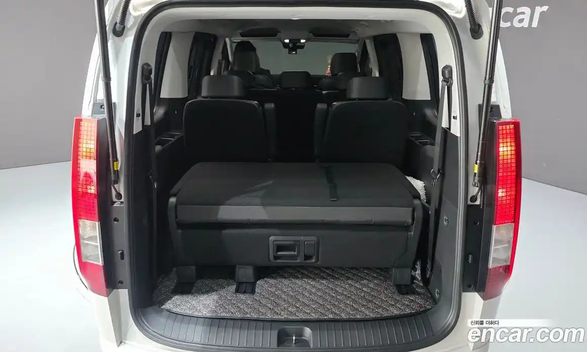 Hyundai Staria 2024 3.5 автомат (гидро), фото 26