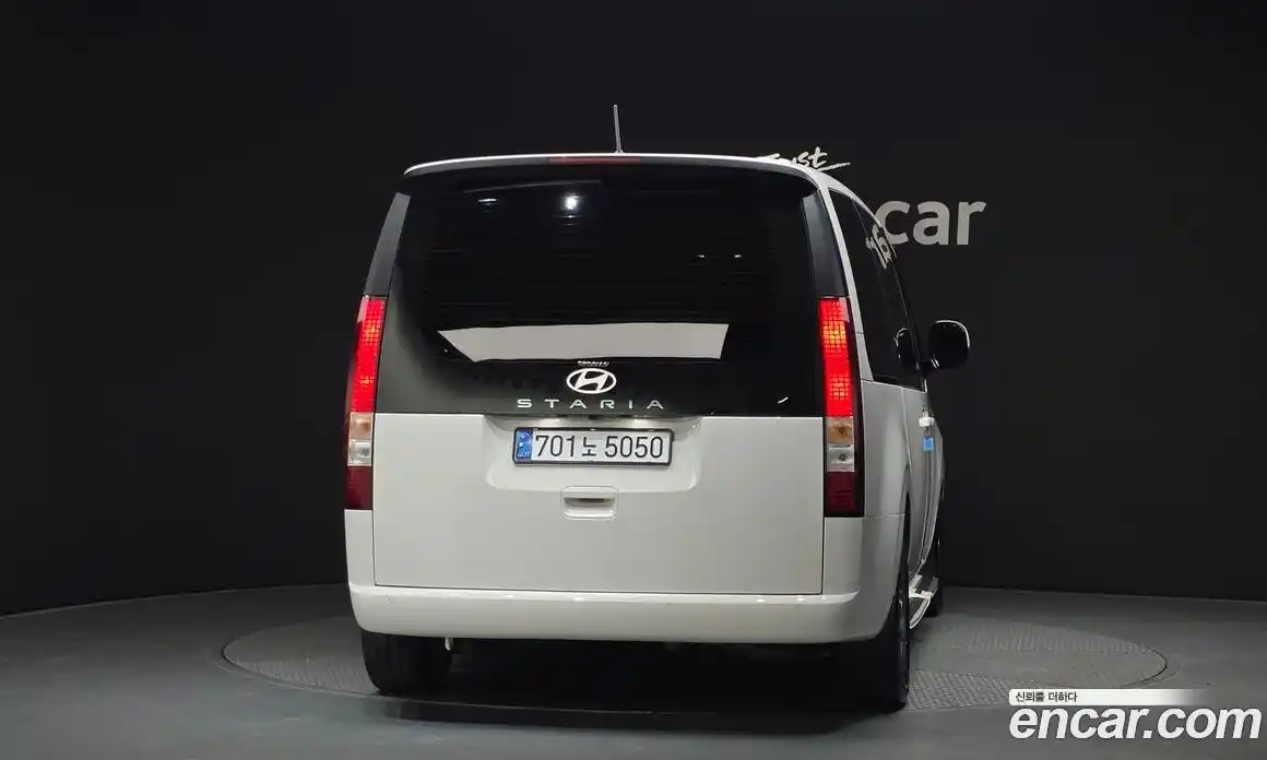 Hyundai Staria 2024 3.5 автомат (гидро), фото 4