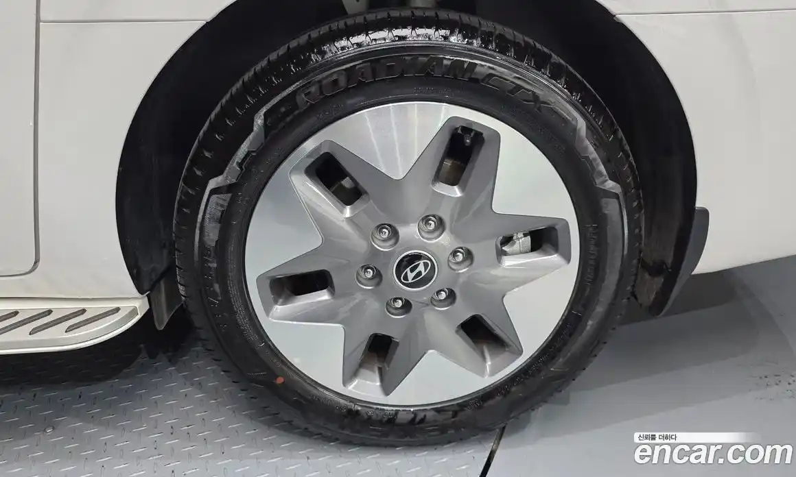 Hyundai Staria 2024 3.5 автомат (гидро), фото 7