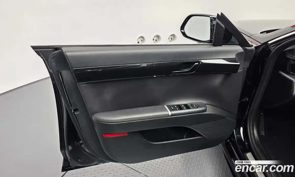 Hyundai Grandeur 2023 1.6 автомат (гидро), фото 14