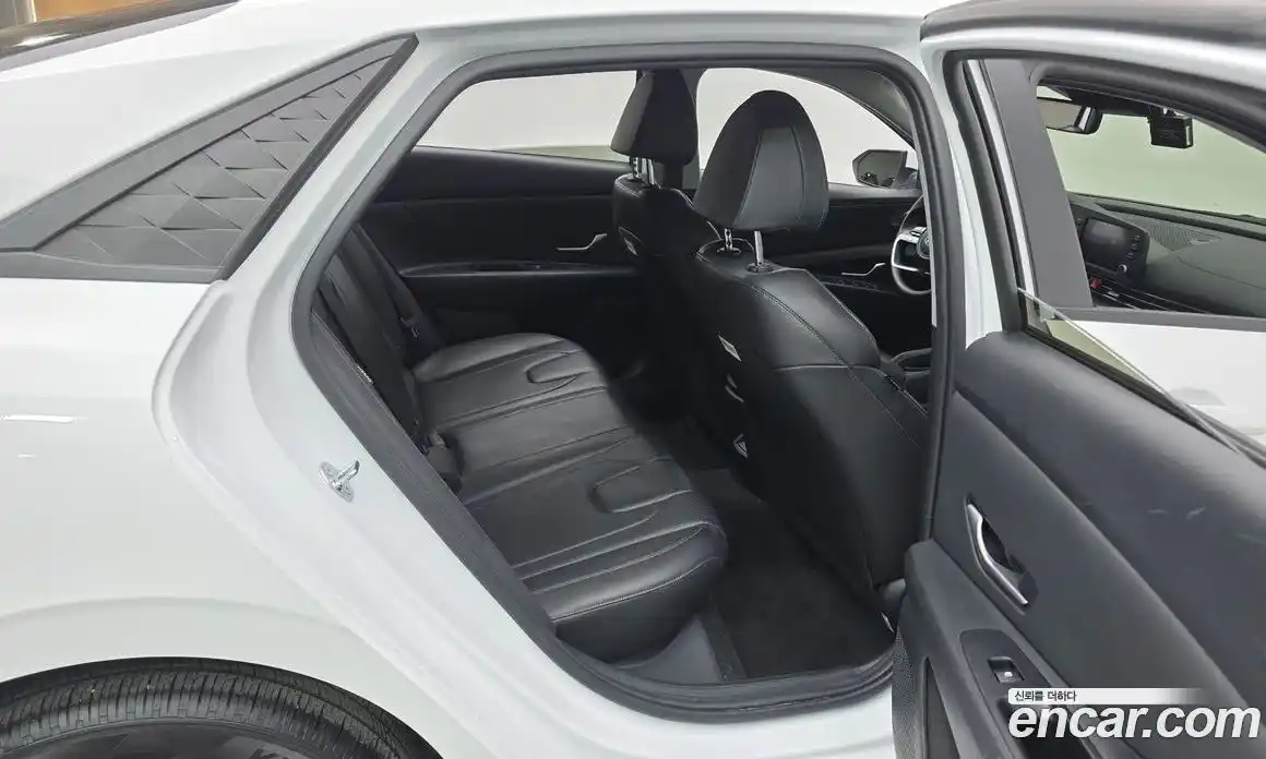 Hyundai Avante 2025 1.6 автомат (гидро), фото 11