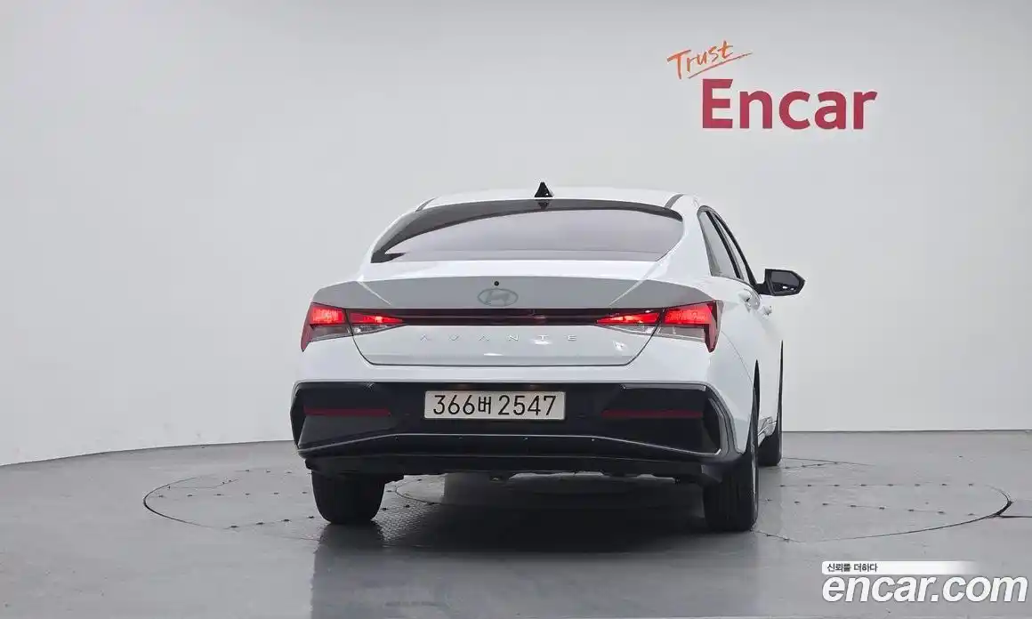 Hyundai Avante 2025 1.6 автомат (гидро), фото 4