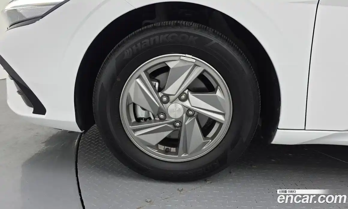 Hyundai Avante 2025 1.6 автомат (гидро), фото 5