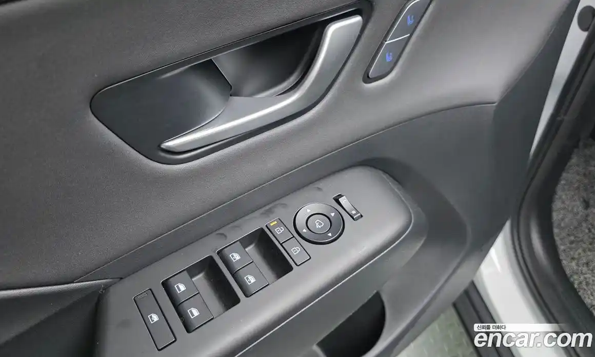 Hyundai Kona 2023 1.6 автомат (гидро), фото 12