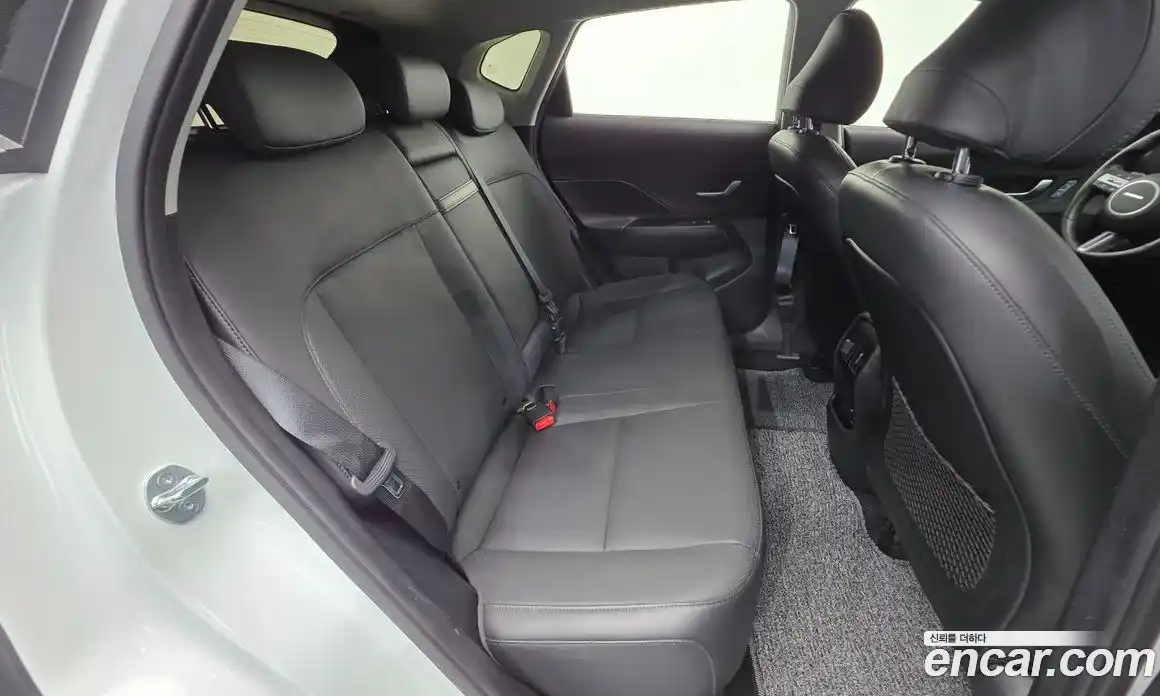 Hyundai Kona 2023 1.6 автомат (гидро), фото 19
