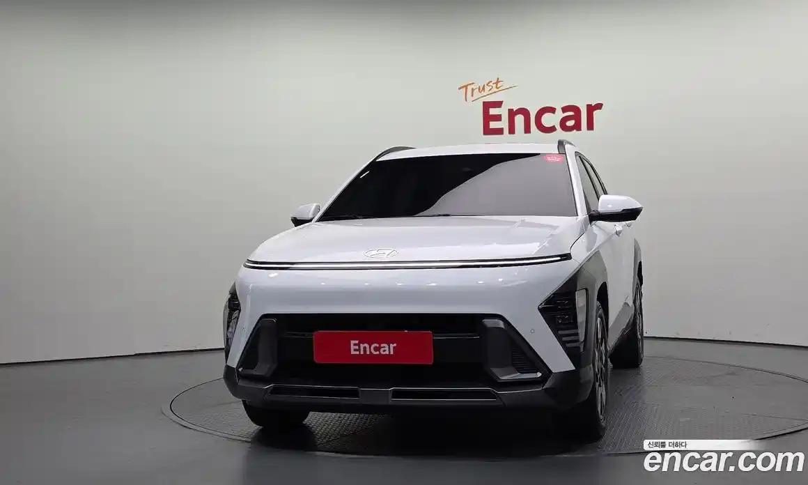 Hyundai Kona 2023 1.6 автомат (гидро), фото 3