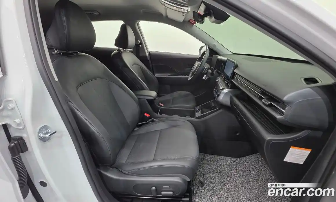 Hyundai Kona 2023 1.6 автомат (гидро), фото 10