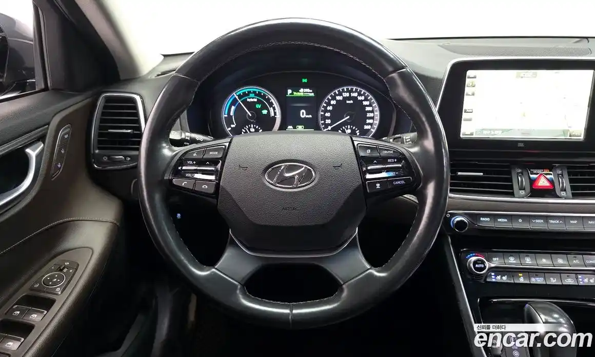 Hyundai Grandeur 2017 2.4 автомат (гидро), фото 13