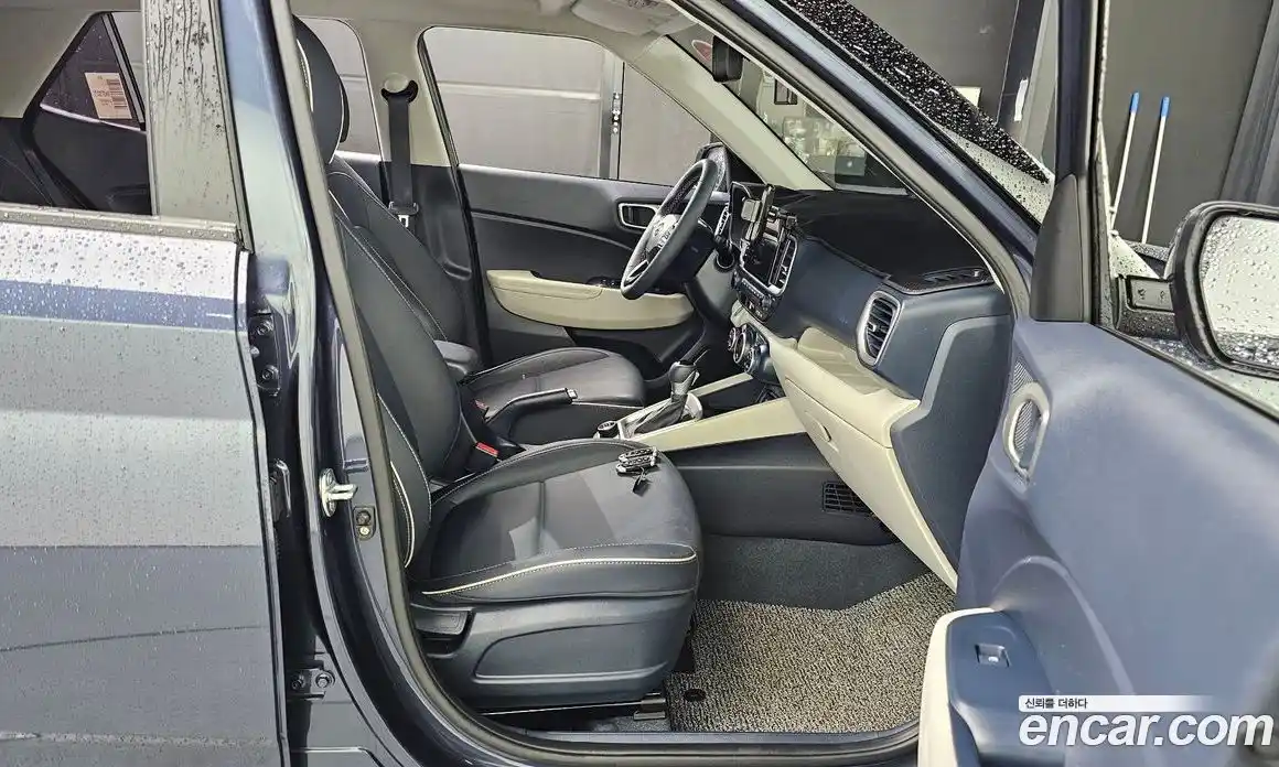 Hyundai Venue 2025 1.6 автомат (гидро), фото 12