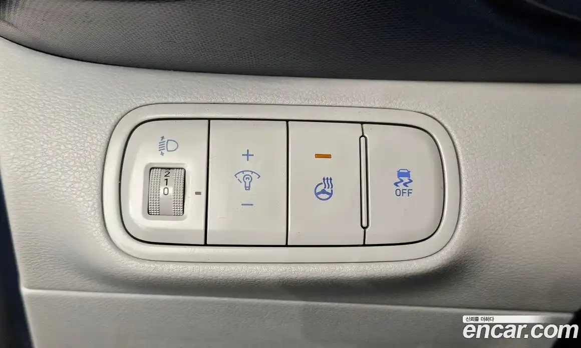 Hyundai Venue 2025 1.6 автомат (гидро), фото 13