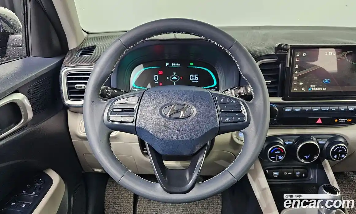 Hyundai Venue 2025 1.6 автомат (гидро), фото 15