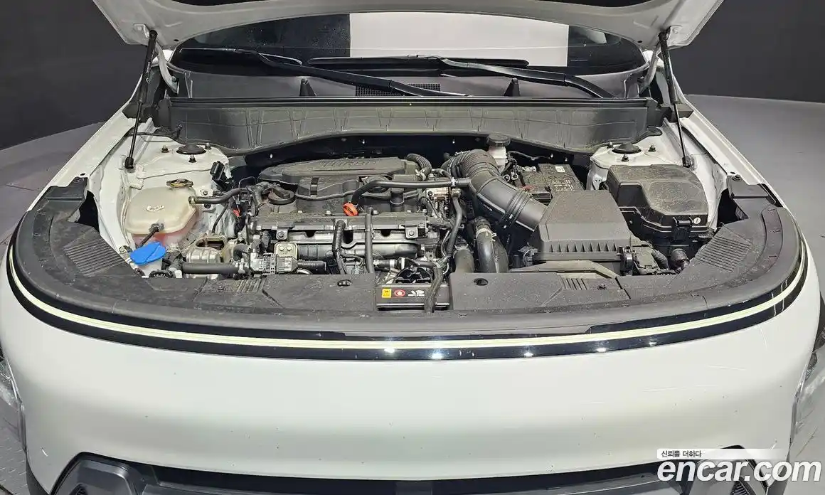 Hyundai Kona 2025 1.6 автомат (гидро), фото 6