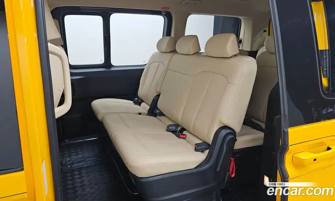 Hyundai Staria 2024 3.5 автомат (гидро), фото 15