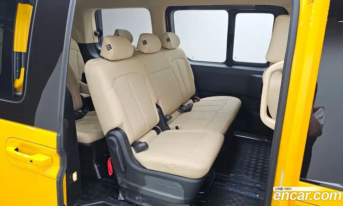 Hyundai Staria 2024 3.5 автомат (гидро), фото 17