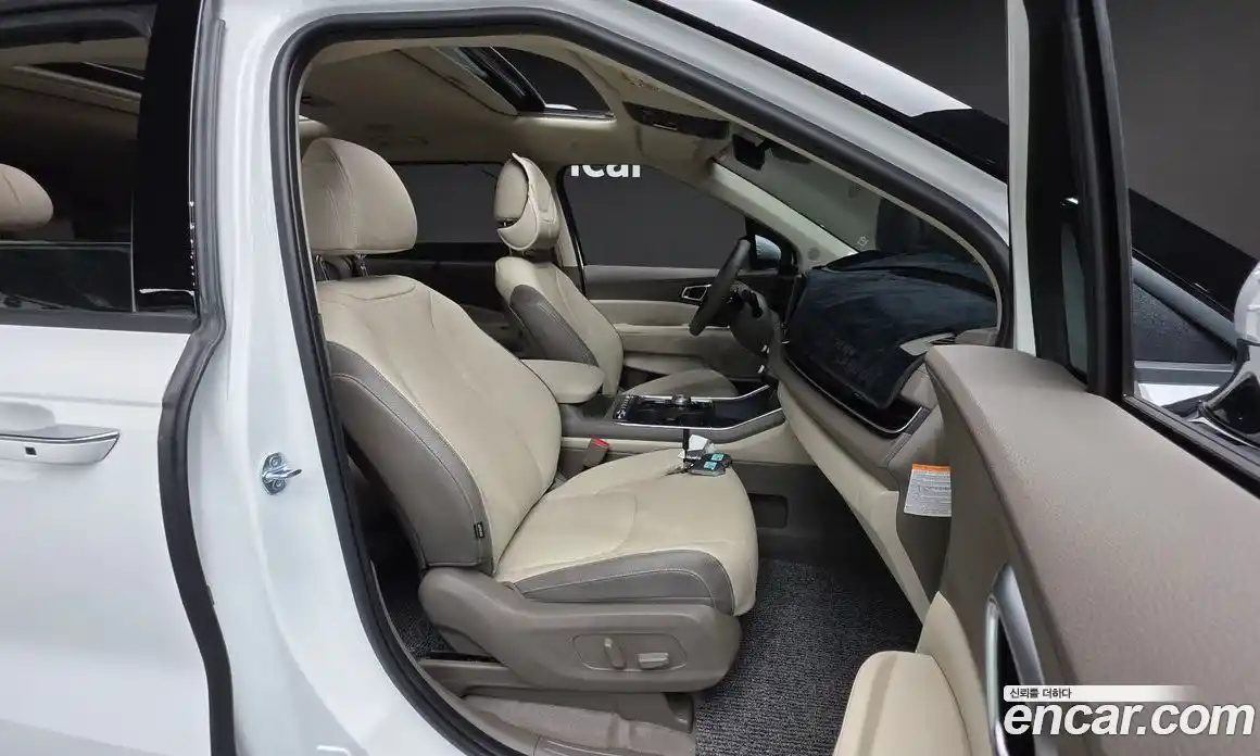 Kia Carnival 2025 1.6 автомат (гидро), фото 13