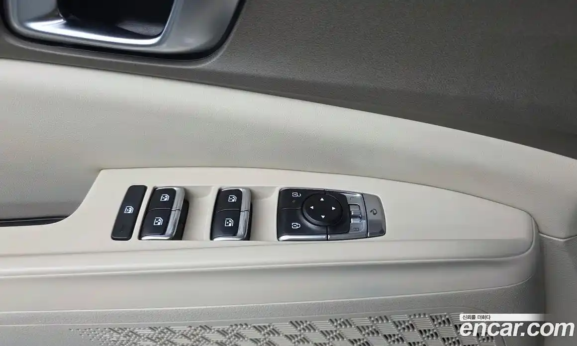 Kia Carnival 2025 1.6 автомат (гидро), фото 19