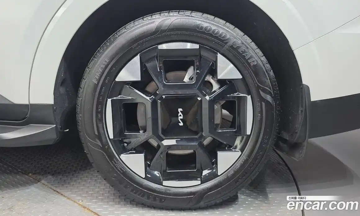 Kia Carnival 2025 1.6 автомат (гидро), фото 7