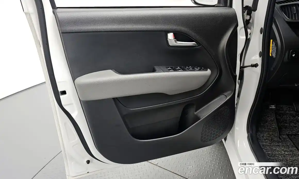 Kia Ray 2024 1.0 автомат (гидро), фото 14