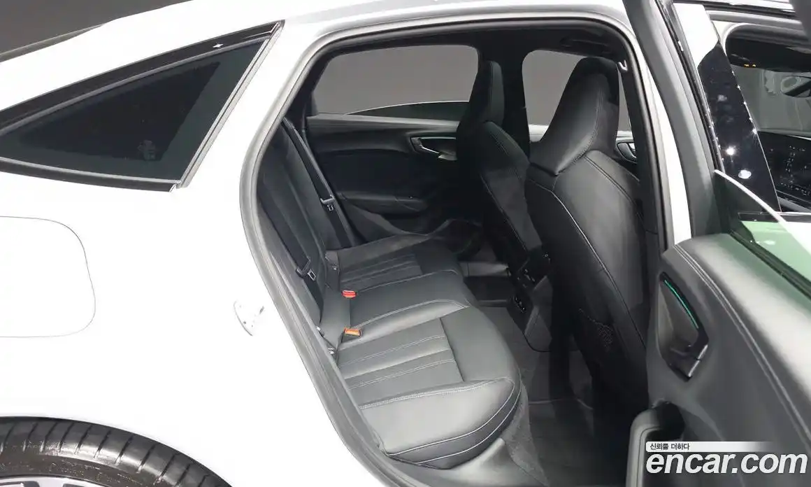 Audi A5 2025 2.0 автомат (гидро), фото 18