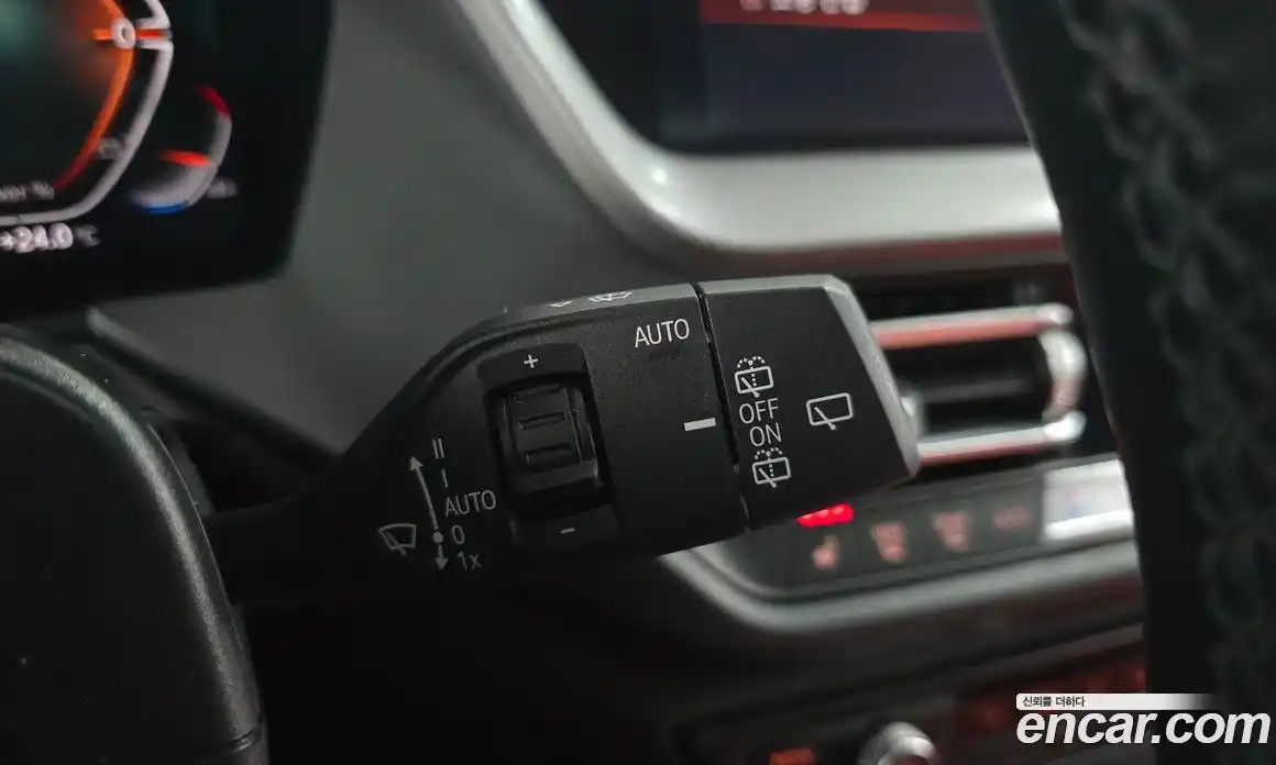 BMW 1 серия 2021 2.0 автомат (гидро), фото 20