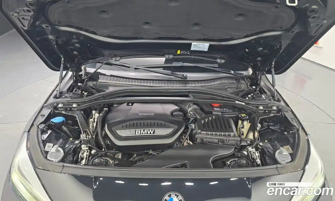 BMW 1 серия 2021 2.0 автомат (гидро), фото 6