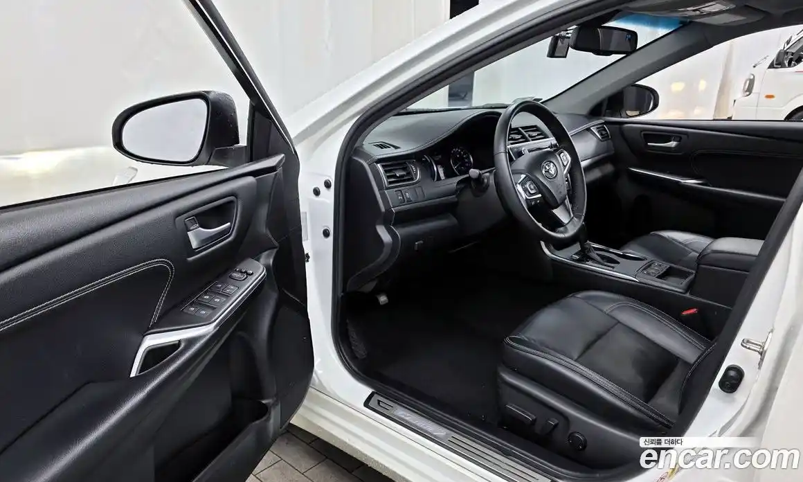 Toyota Camry 2017 2.5 гидро, фото 13