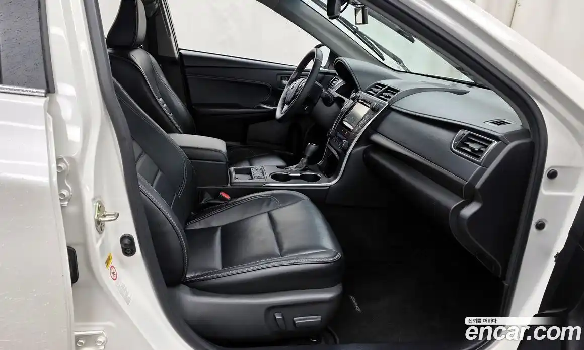 Toyota Camry 2017 2.5 гидро, фото 17