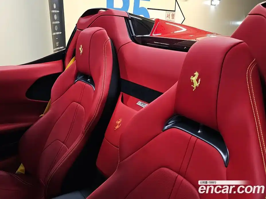Ferrari SF90 2023 4.0 автомат (гидро), фото 15