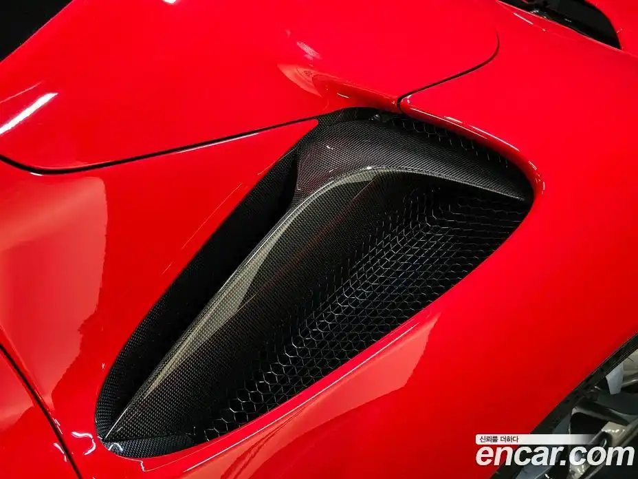 Ferrari SF90 2023 4.0 автомат (гидро), фото 9