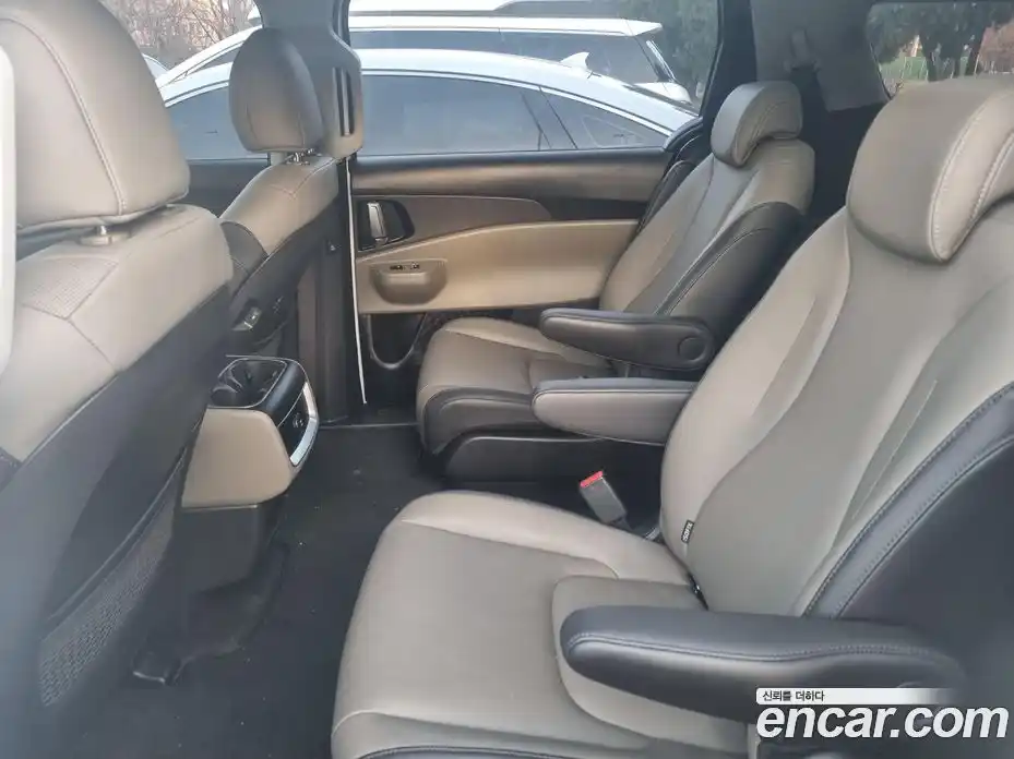Kia Carnival 2025 2.2 автомат (гидро), фото 12