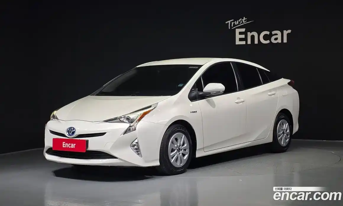 Toyota Prius 2016 1.8 гидро, фото 1