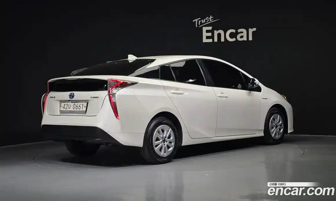 Toyota Prius 2016 1.8 гидро, фото 2