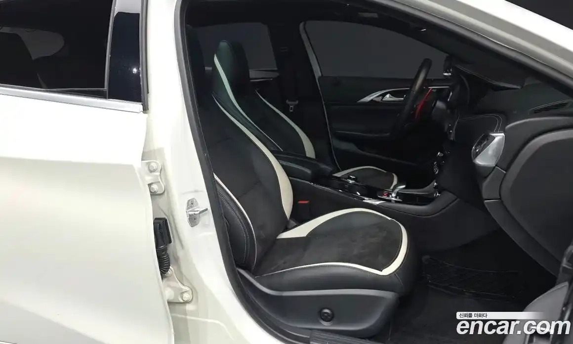 Infiniti Q30 2017 2.0 гидро, фото 11