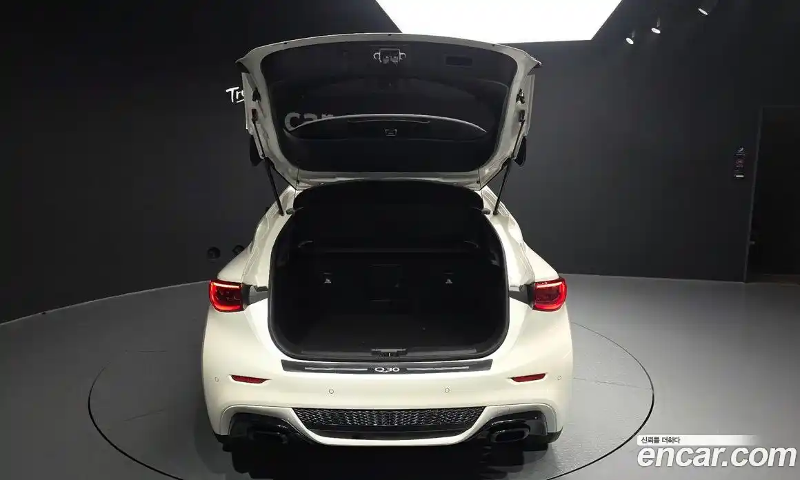 Infiniti Q30 2017 2.0 гидро, фото 20