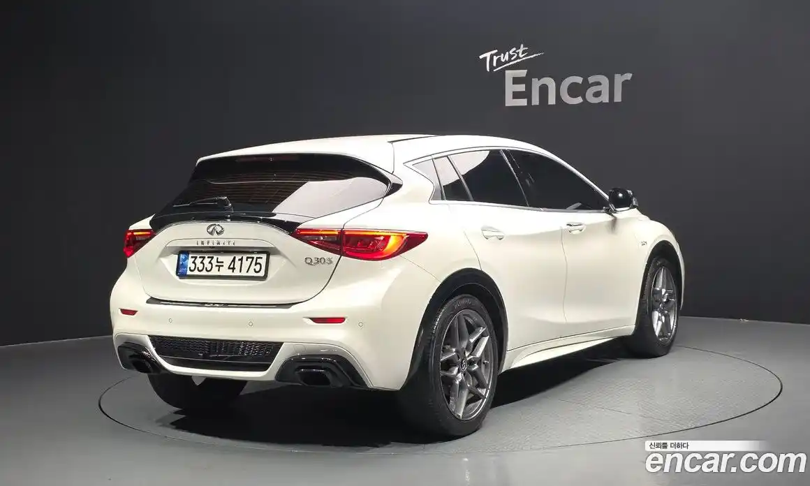 Infiniti Q30 2017 2.0 гидро, фото 2
